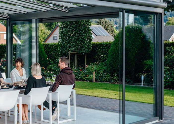 Die Terrassenüberdachungen von Nolden sorgen dafür, dass Ihre Terrasse unabhängig vom Wetter ein Ort der Entspannung bleibt.